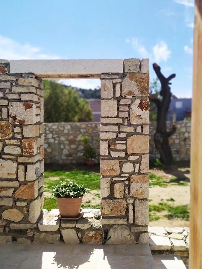 Tonea'S Houses Himare Albania