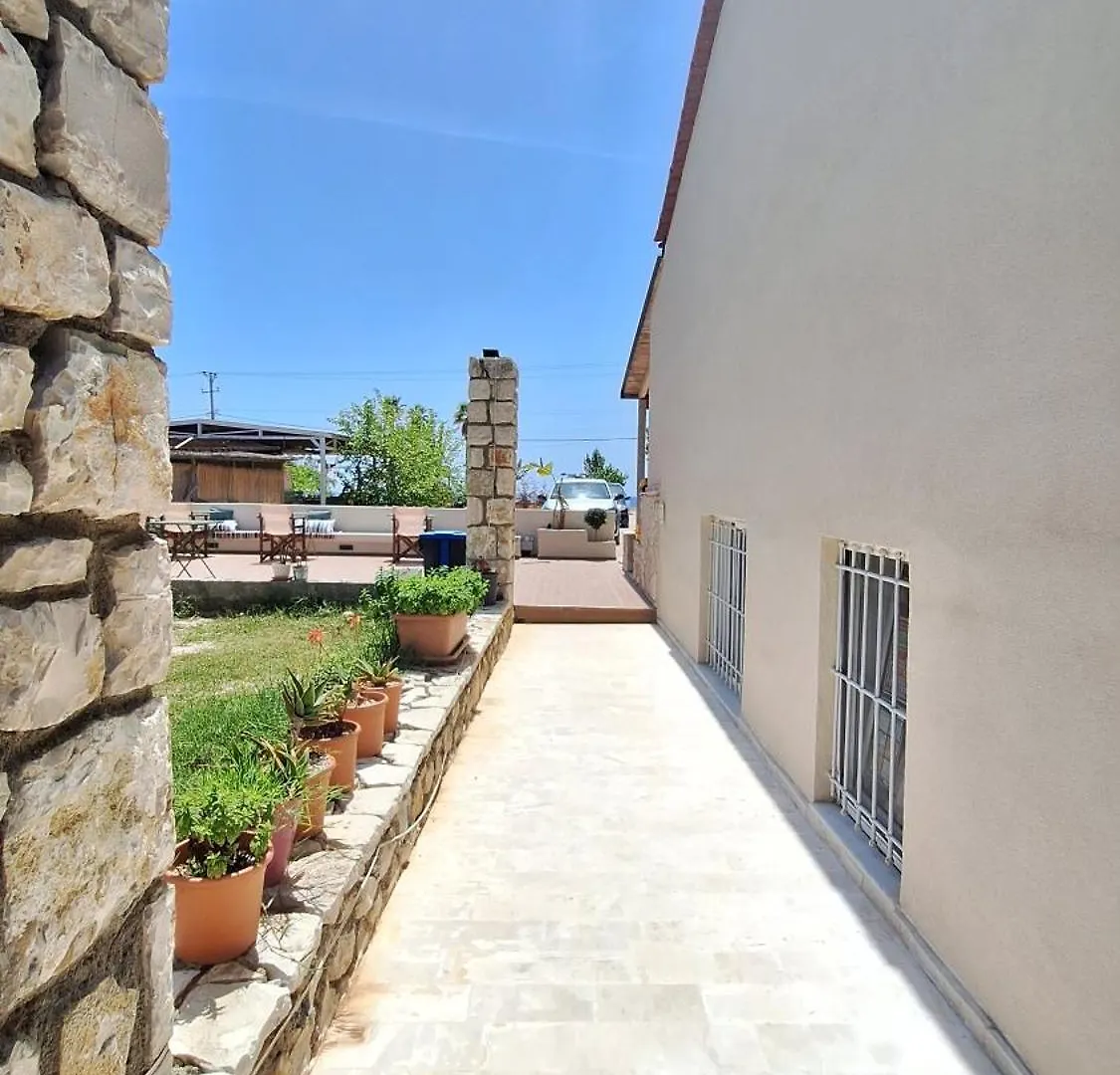 Tonea'S Houses Himare 0*,