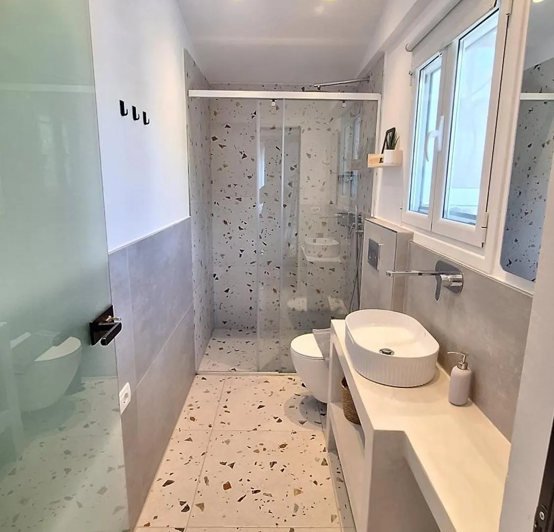 Tonea'S Houses Himare Holiday home