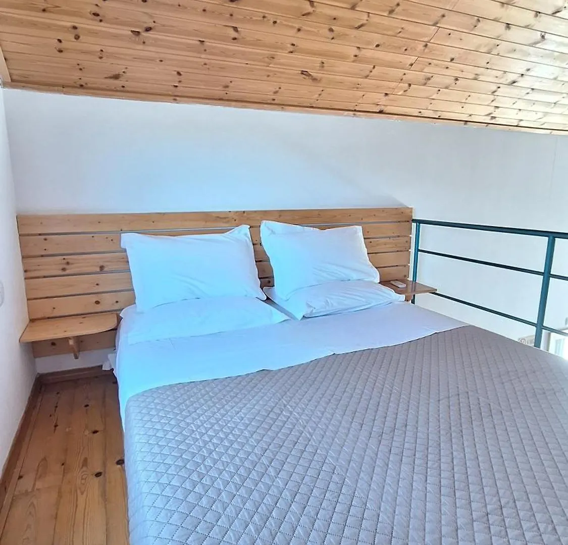 Tonea'S Houses Himare Holiday home