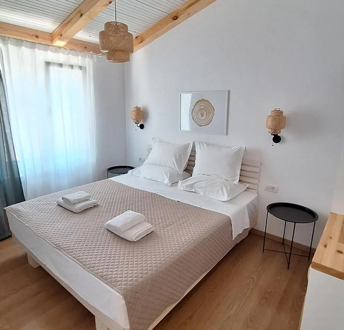 Holiday home Tonea'S Houses Himare